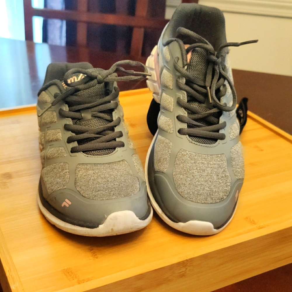 Fila Superstride Gray & Pink Running Shoes Size 10